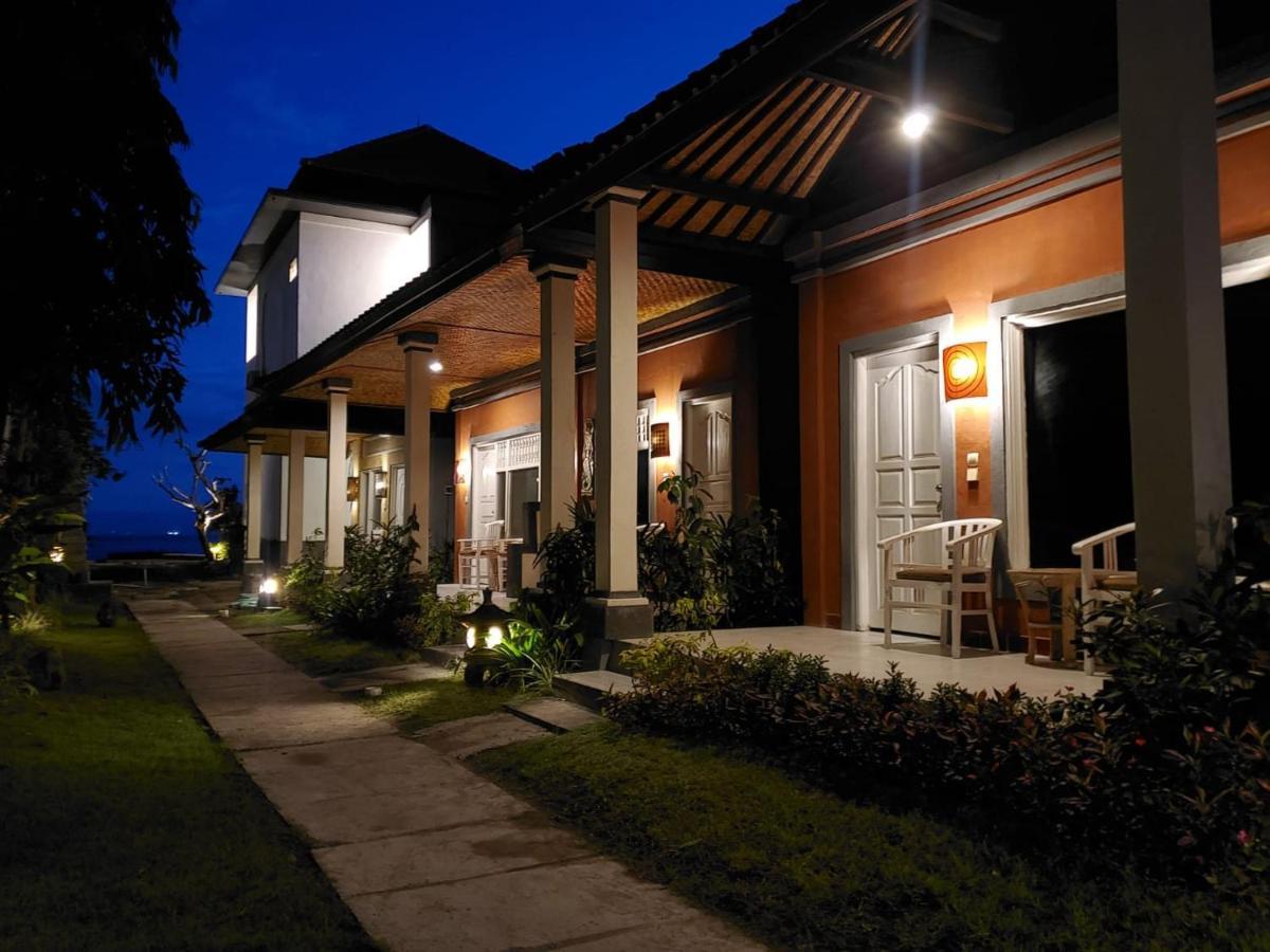 Wisma tamu Utama Front Candi Dasa (Bali)